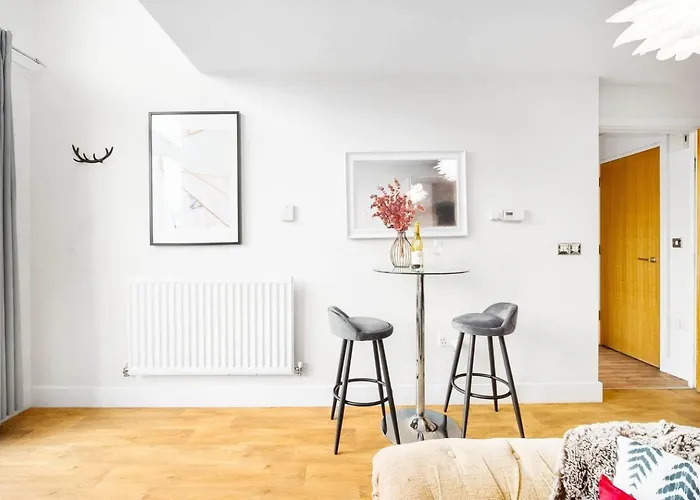 Birmingham City Centre - Terrace - King-Size Bed - Wifi - Netflix - Top Rated - 42M
