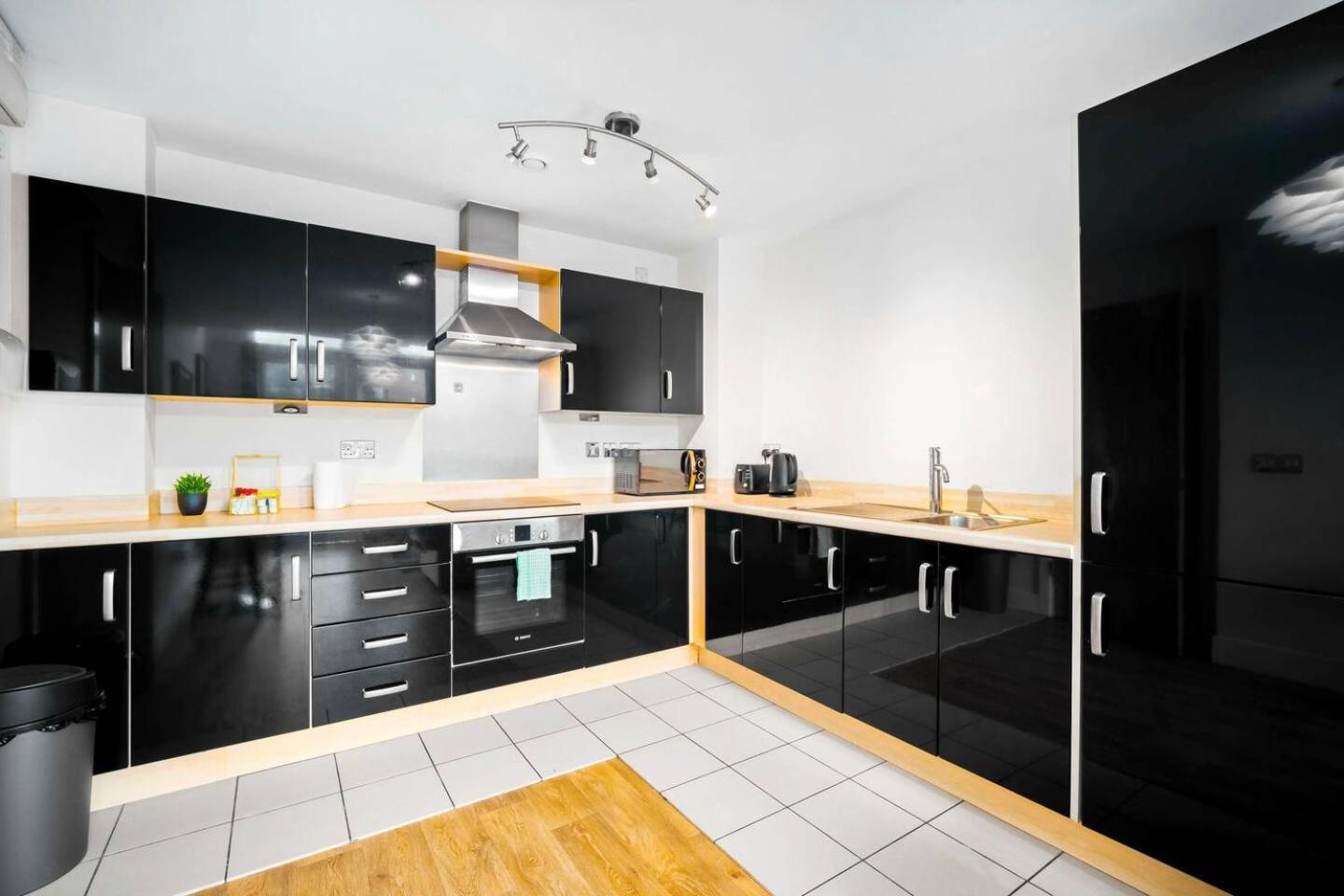 Centre - Terrace - King-size Bed - Wifi - Netflix - Rated - 42m *